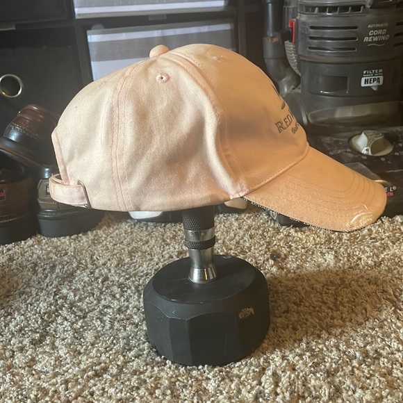 Red mountain hat - Picture 4 of 5